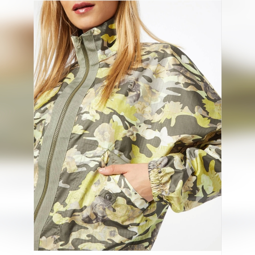 NikeFloral Print Woven Jacket S Small.